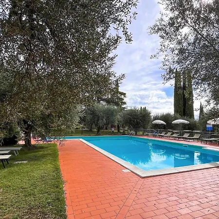 In Castiglione Del كاستيغليون ديل لاغو