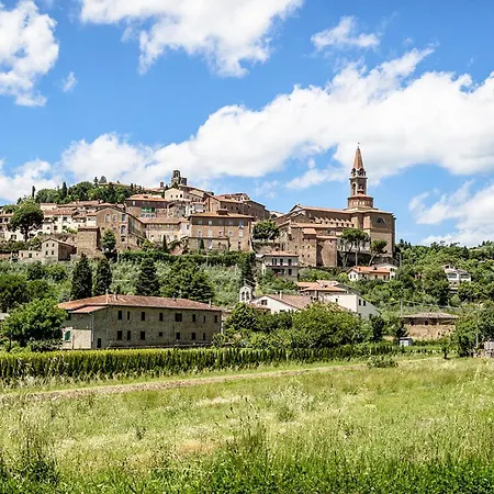 In Castiglione Del * كاستيغليون ديل لاغو