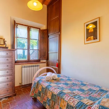 In Castiglione Del Apartment *