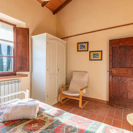 In Castiglione Del Apartment *