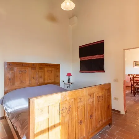 In Castiglione Del Apartment