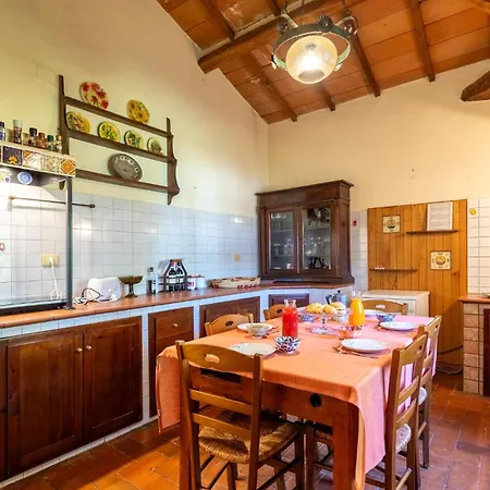 In Castiglione Del Apartment *